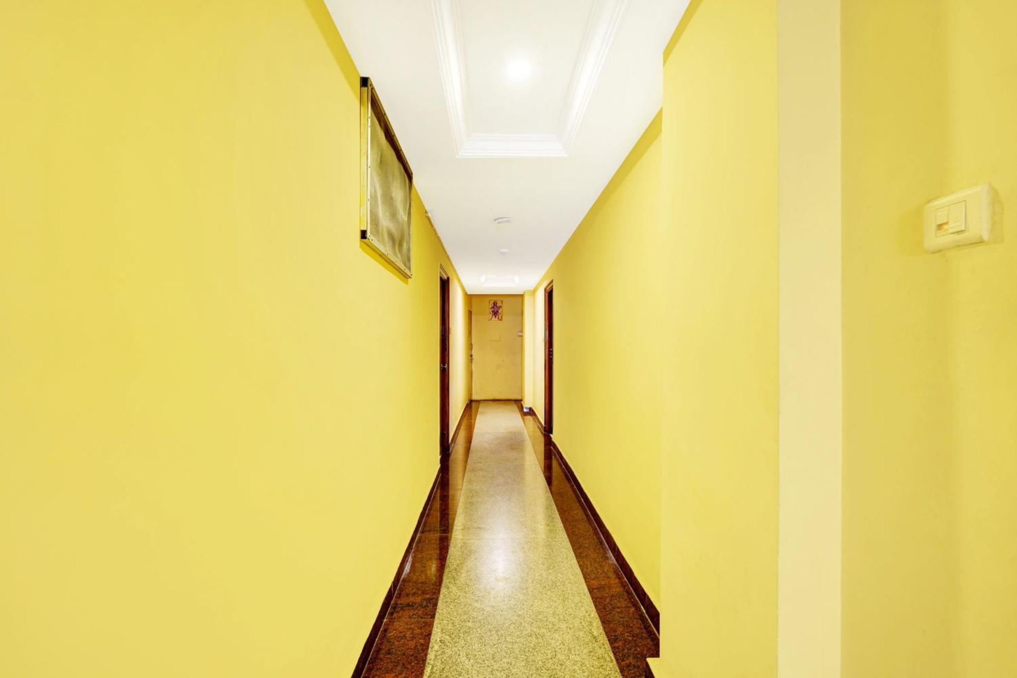 טירופאטי Super Hotel O Padmavathi Puram Near Railway Station מראה חיצוני תמונה